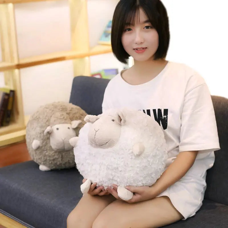 ボール型羊のぬいぐるみ