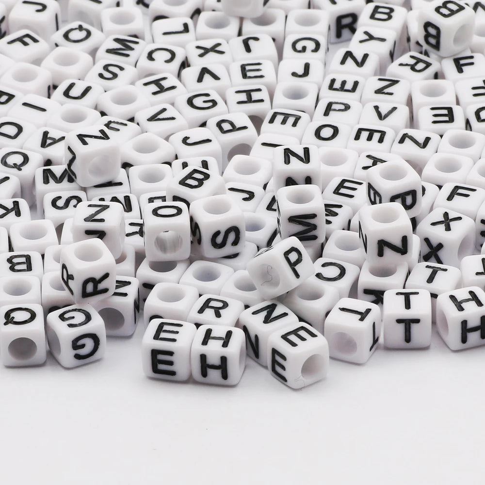 100-500pcs Square White and Black Mixed Letter Acrylic Beads