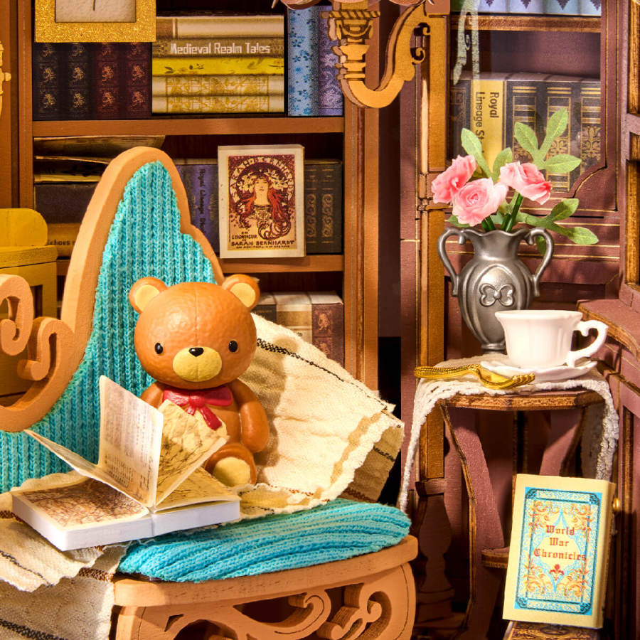 Rolife DIY Book Nook Kit - Quiet Corner Study TGE03